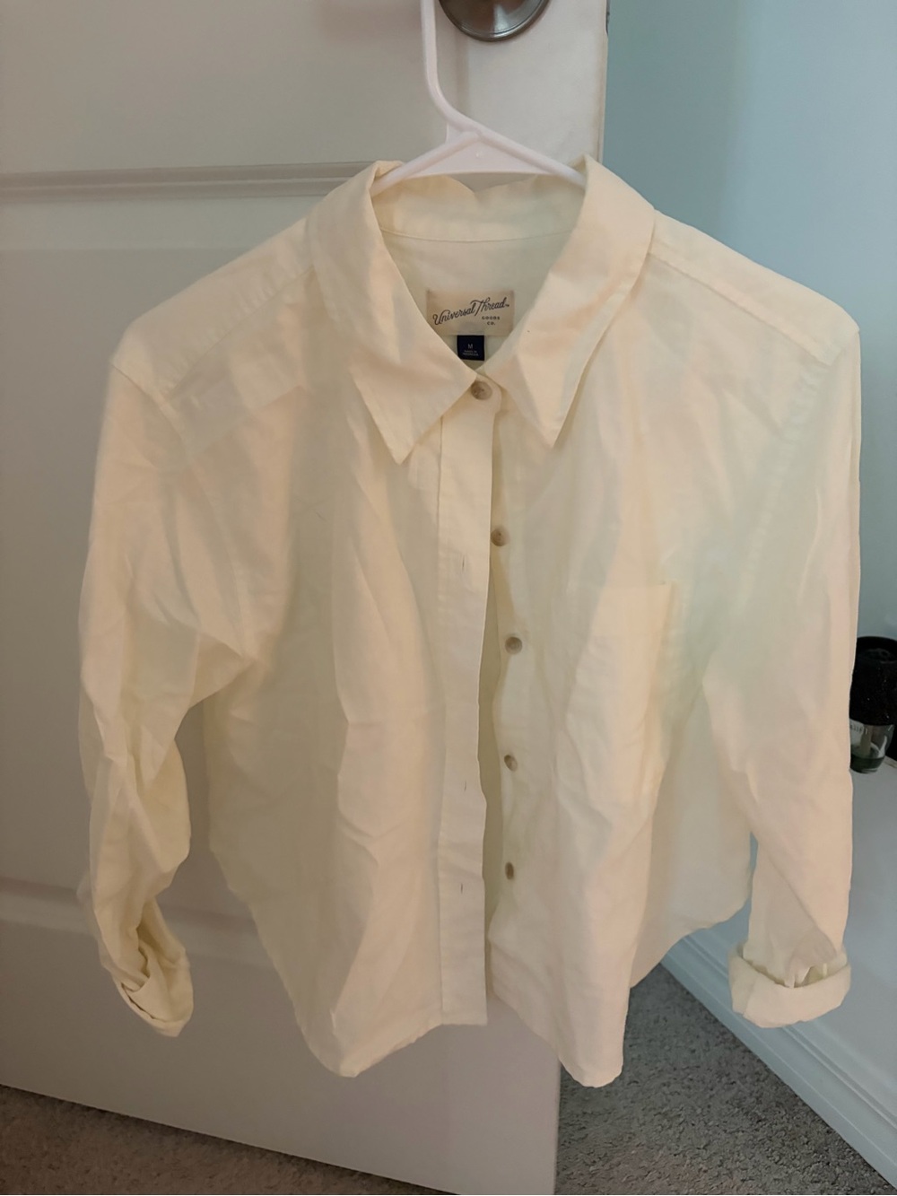 Women’s cropped off-white Button-Down Shirt